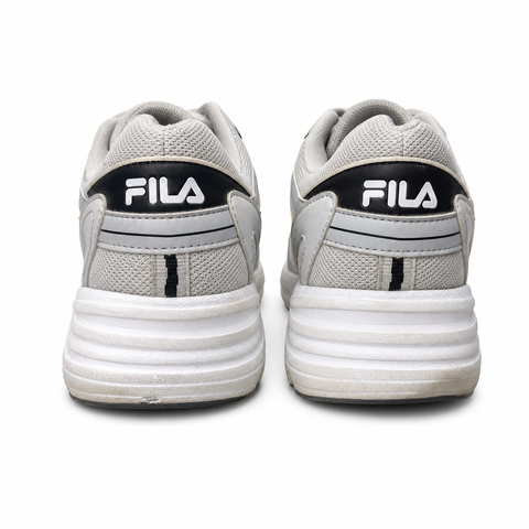 Light and soft sneakers Fila